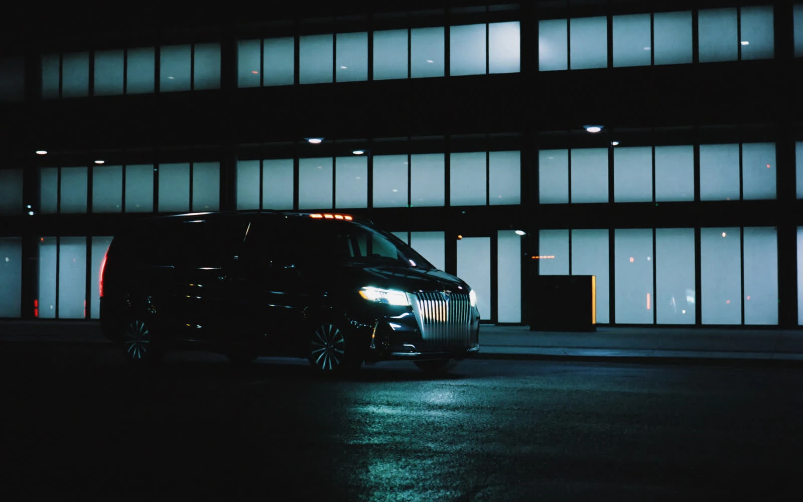 Corporate Chauffeur Travel, NO1 Concierge chauffeur service.
